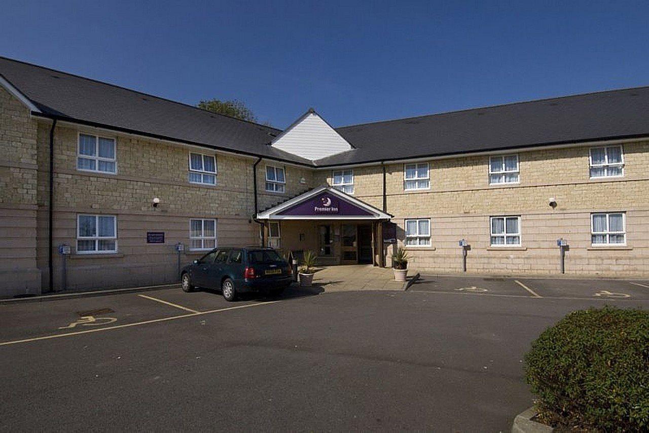 Premier Inn Chippenham Exterior foto