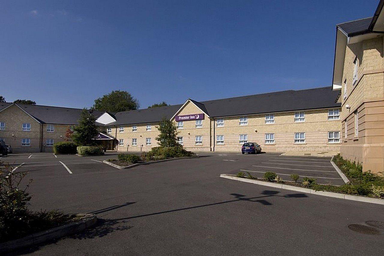 Premier Inn Chippenham Exterior foto