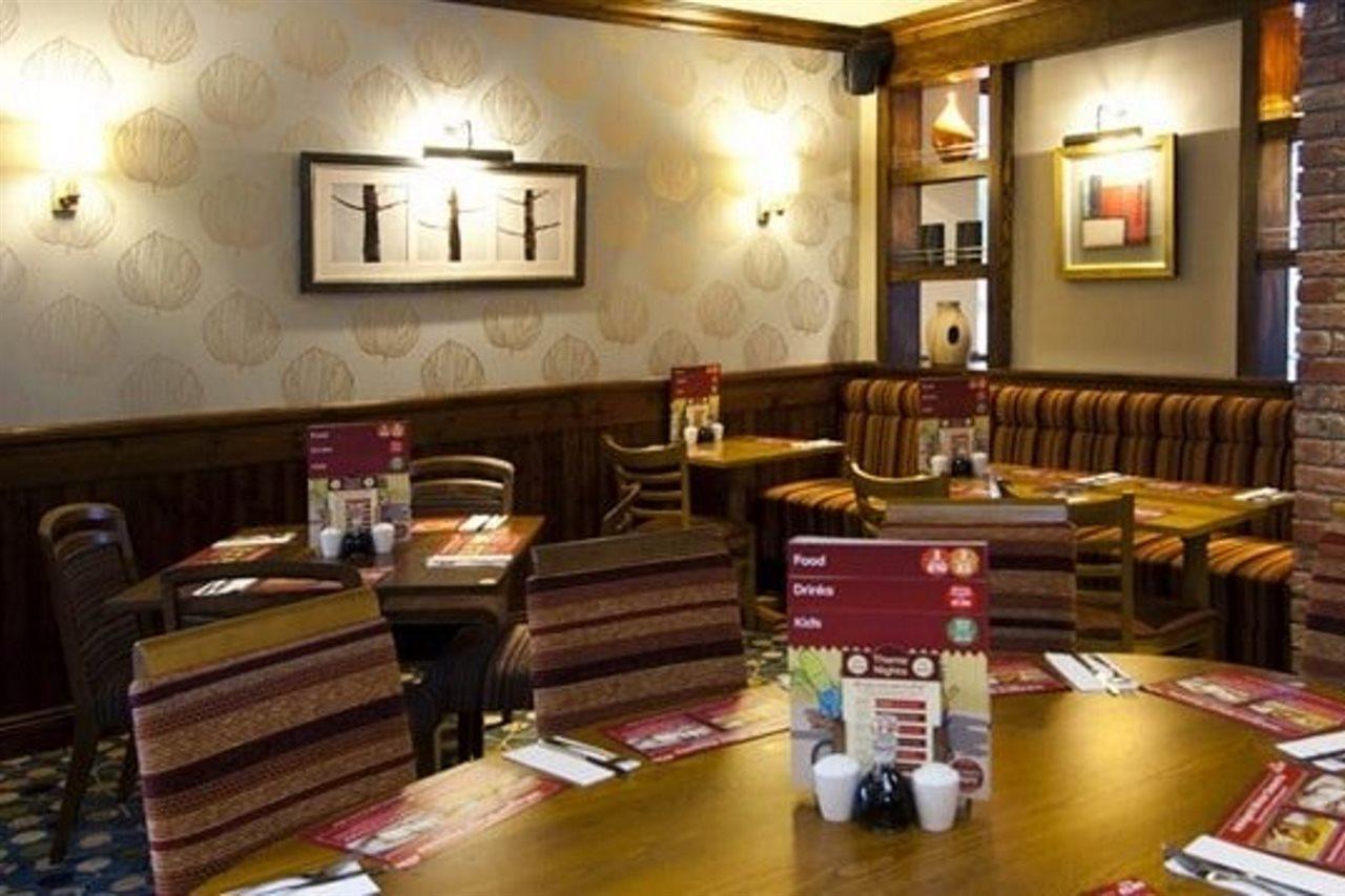 Premier Inn Chippenham Exterior foto