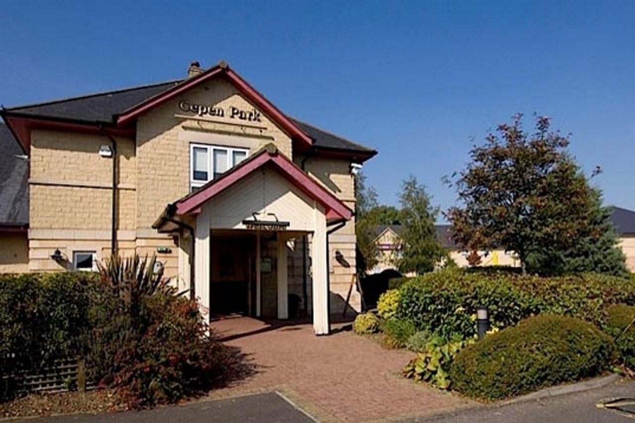 Premier Inn Chippenham Exterior foto